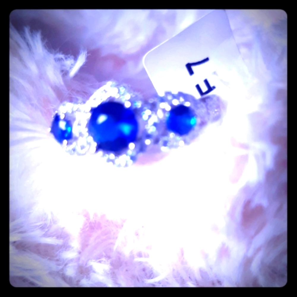 (6)💙Triple Stone Sapphire💙 Ring